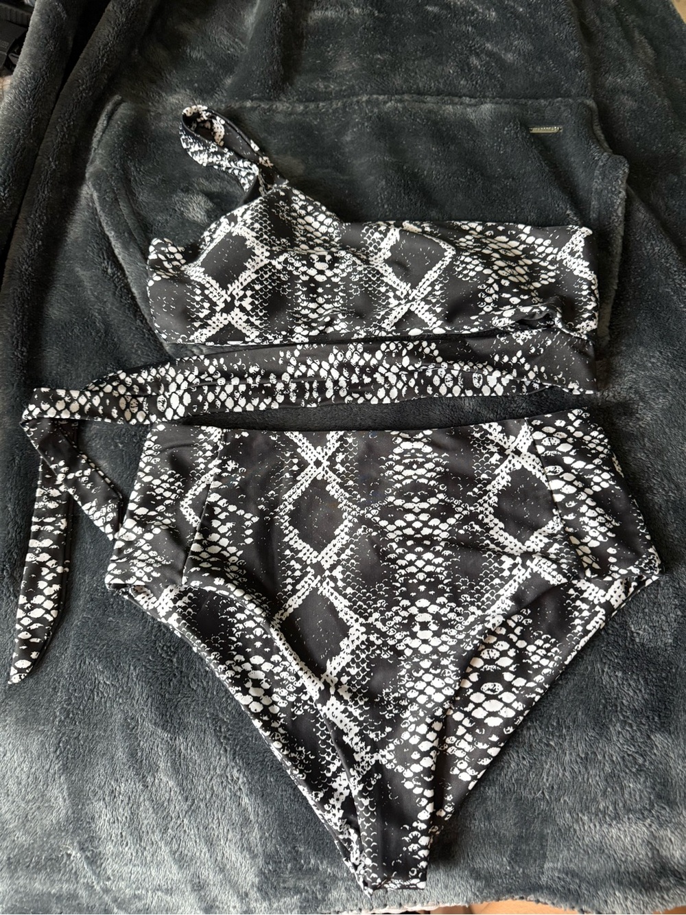 Black & White Snake Print High-Waist Bikini Set